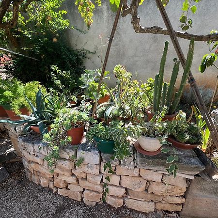 Apartman Mladenka Supetar Bagian luar foto