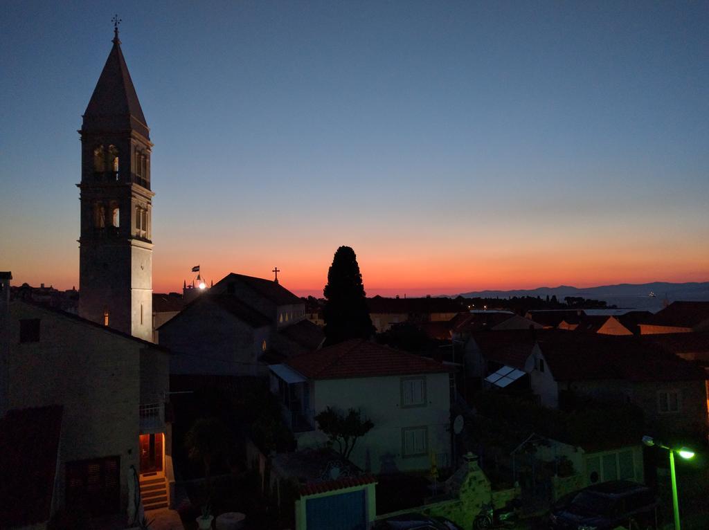Apartman Mladenka Supetar Bagian luar foto