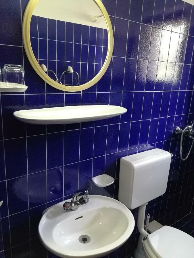 Apartman Mladenka Supetar Bagian luar foto
